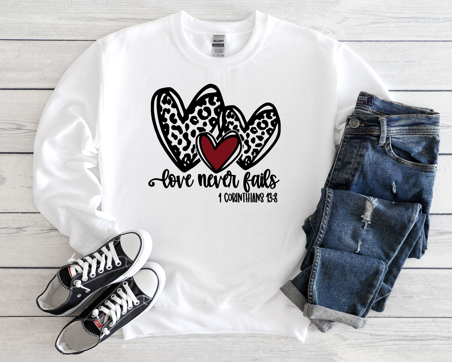 Love Never Fails Red Heart White Sweatshirt